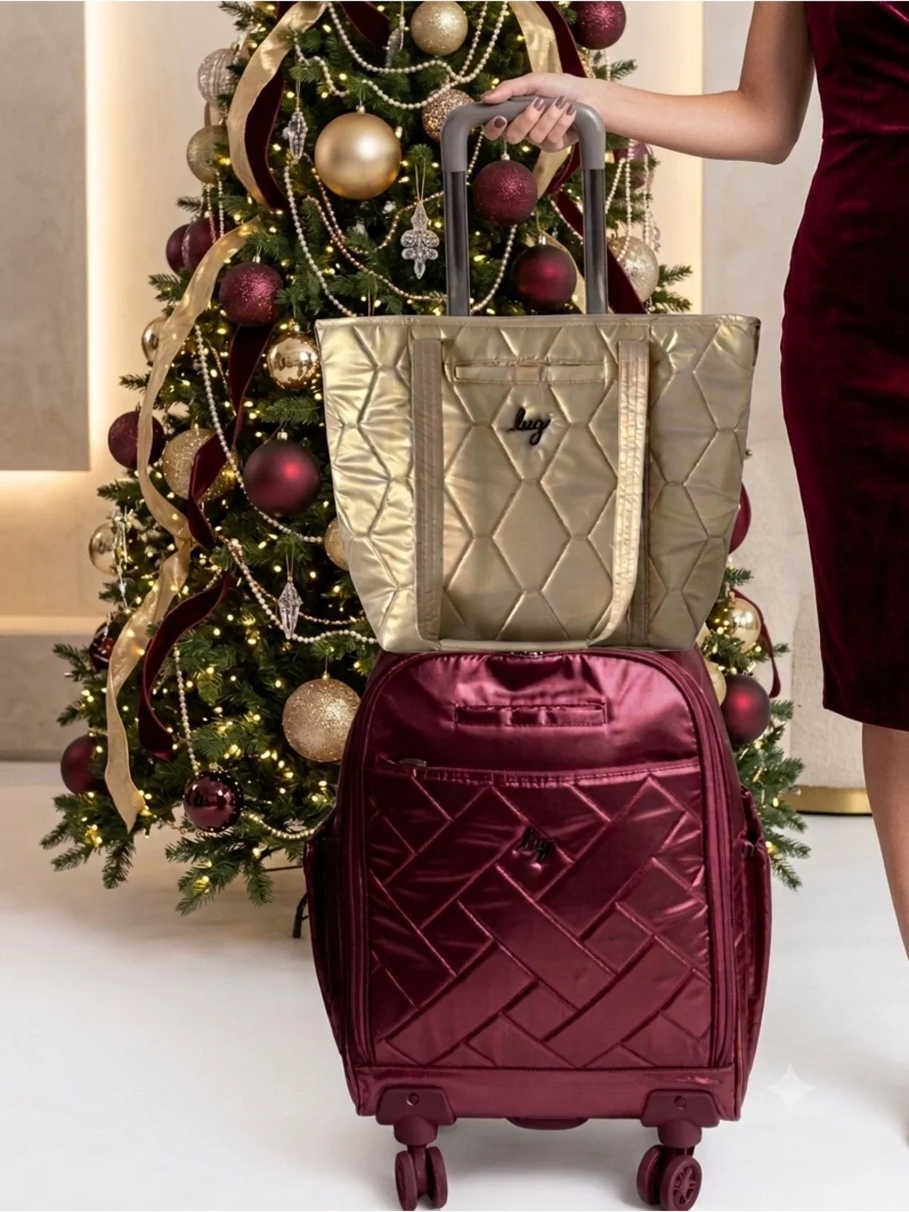 LUG $110 • holiday 2023 • metallic champagne / boho floral Rally Tote Bag • NEW